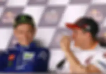 Valentino Rossi Sanjung Marc Marquez, Cieee....