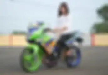 Kawasaki Ninja 150 RR 2011 Tampil Racing Look Dibalut Motif Kartun One Pieces