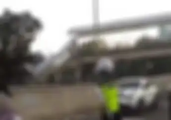 Video Lho Kok Polisi Enggak Menilang Ada Satu Motor Lewat Jalan Non Tol Casablanca, Netizen Jadi Bingung