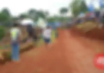 Kejurda Grasstrack Ciamis Sempat Dihentikan Karena Penonton