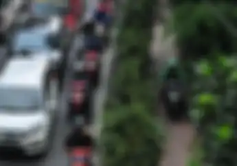 3 Kali Melibas Trotoar, BPJS dan Kartu Jakarta Pintar Hangus