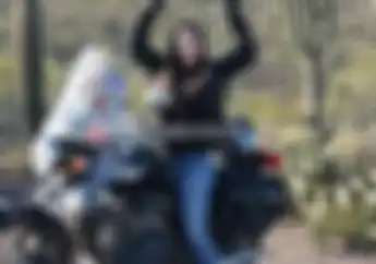 Lady Biker Raih Rekor Dunia Berkendara Terjauh