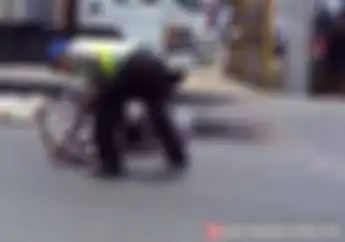Motor VS Truk Kontainer? Biker Harus Mengalah, Jangan Ambil Resiko Nyawa Melayang!