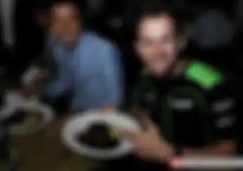 MOTOR Plus Makan Malam Bareng Tom Sykes Juara Dunia WSBK 2013, Ini Baru Ngobrol Puas!