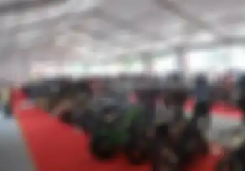 Peserta Otoplus Show Bike Fighting Membludak