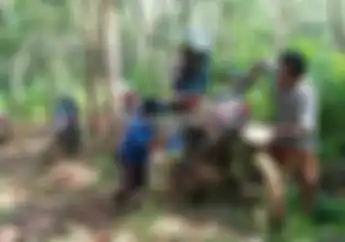 Perkebunan Karet Menjadi Saksi Kehebatan Offroader