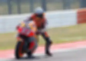 Marc Marquez Galau Memilih Ban Di MotoGP Misano