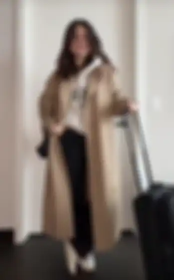 Airport style smart casual yang viral di TikTok.