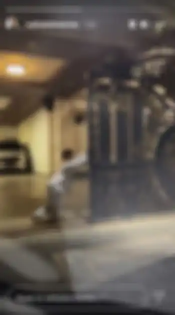  Instagram Stories Nathalie Holscher saat memperlihatkan Ferdi tengah bukakan pintu gerbang untuknya.