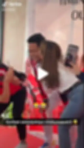 Kiky Saputri cium Anthony Ginting