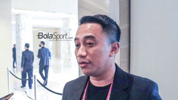Manajer Persela Lamongan, Fariz Julinar Maurisal, saat ditemui awak media di Hotel Interconinental, Jakarta, Minggu (29/5/2023) siang.