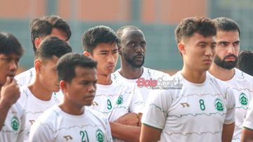 Makan Konate (tengah) bersama sejumlah pemain Persikabo 1973 di Stadion Mini Cibinong, Bogor, Jawa Barat, Jumat (13/9/2024) pagi.