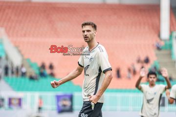 Nermin Haljeta sedang melakukan selebrasi seusai mencetak gol dalam pekan ke-17 Liga 1 2024 antara Persita Tangerang versus PSM Makassar di Stadion Pakansari, Bogor, Jawa Barat, Minggu (29/12/2024).