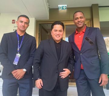 Ketua Umum PSSI, Erick Thohir, bersama Patrick Kluivert
