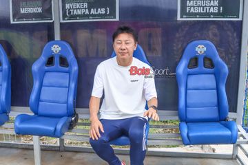 Mantan pelatih timnas Indonesia, Shin Tae-yong, sedang menjalani sesi syuting cameo pada film Indonesia berjudul Ghost Soccer di Kawasan Subang, Jawa Barat, Minggu (19/1/2025).