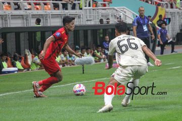 Suasana pertandingan antara Persija vs persita pada laga pekan ke-19 Liga 1 2024-2025 di Jakarta International Stadium (JIS), Jakarta, Minggu (19/1/2025).