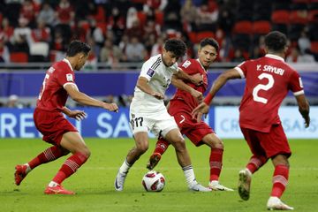 Penyerang timnas Irak milik Como, Ali Jasim (tengah), masuk skuad Piala Dunia 2026.