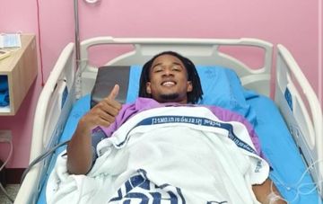 Pemain timnas Indonesia, Ronaldo Kwateh, harus menjalani operasi usai menderita cedera ACL.