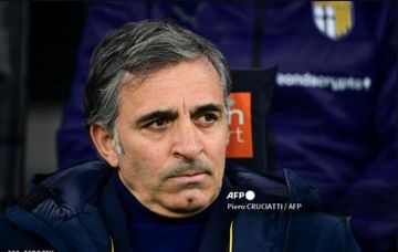 Fabio Pecchia dipecat Parma usai menelan kekalahan dari AS Roma di Liga Italia (16/2/2025).