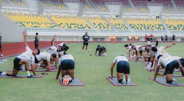 Dewa United berlatih di Banten International Stadium