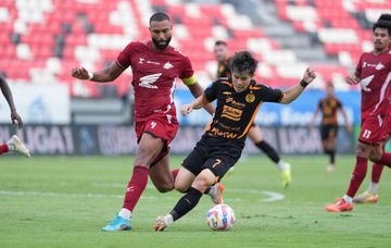 Suasana pertandingan antara PSM vs Persija pada laga pekan ke-24 Liga 1 2024-2025 di Stadion Kapten I Wayan Dipta, Gianyar, Bali, Minggu (23/2/2025).