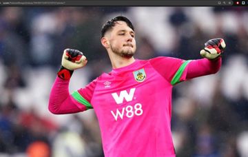Kiper Burnley, James Trafford, menjadi incaran Manchester United untuk menggantikan Andre Onana.