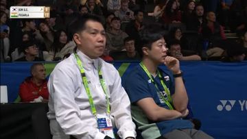 Pelatih asal Indonesia, Rony Agustinus (kiri) saat mendampingi tunggal putri Korea Selatan, Kim Ga-eun di babak 32 besar All England Open 2025, pada Rabu (12/3/2025).