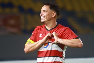 Selebrasi gol kedua Madura United yang dicetak oleh Lulinha saat menggulung Tainan City di babak perempat final AFC Champions League 2024/2025