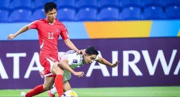Suasana laga semifinal Piala Asia U-17 2025 antara Uzbekistan vs Korea Utara di King Fahd Sports City, Taif, Jumat (18/4/2025) dini hari WIB