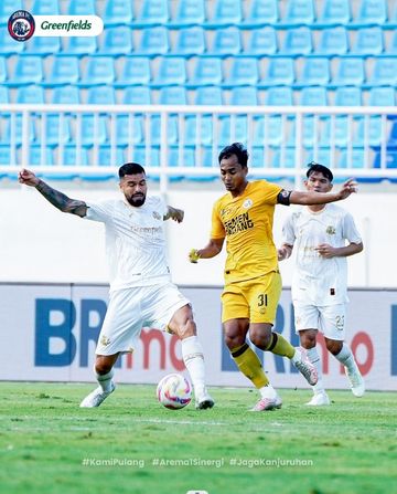 Suasana pertandingan antara Arema FC melawan Semen Padang, Sabtu (24/5/2025).