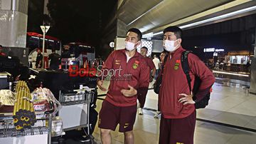 Timnas China saat tiba di Bandara Soekarno Hatta, Tangerang, Banten, Senin (2/6/2025).
