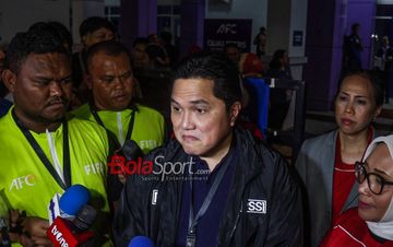 Ketua Umum PSSI, Erick Thohir, sedang memberikan keterangan kepada awak media di Stadion Indomilk Arena, Tangerang, Banten, Rabu (2/7/2025)