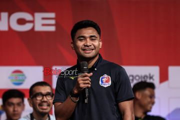 Pemain Port FC, Asnawi Mangkualam Bahar, saat jumpa pers di SCTV Tower, Senayan, Jakarta, Jumat (4/7/2025). 