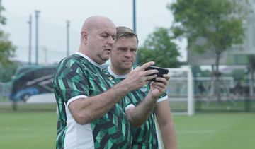 Pelatih Persib Bandung, Bojan Hodak dan asistennya Igor Tolic.