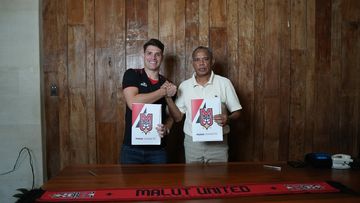 Vinicius Duarte (kiri) bergabung dengan Malut United FC untuk mengarungi Super League 2025-2026.