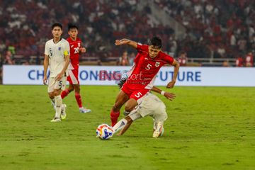 Dony Tri Pamungkas sedang menguasai bola dalam laga Semifinal Piala AFF U-23 2025 antara Timnas U-23 Indonesia versus Timnas U-23 Thailand di Stadion Utama Gelora Bung Karno (SUGBK), Jakarta, Jumat (25/7/2025).