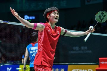 Pebulu tangkis tunggal putri China, Wang Zhi Yi, pada semifinal China Open 2025 di Olympic Sports Center Gymnasium, Sabtu (26/7/2025).