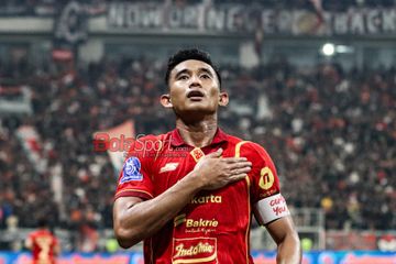 Rizky Ridho (tengah) sedang melakukan selebrasi seusai mencetak gol dalam laga pekan pertama Super League 2025/2026 antara Persija Jakarta versus Persita Tangerang di Jakarta International Stadium (JIS), Jakarta Utara, Minggu (10/8/2025) malam.