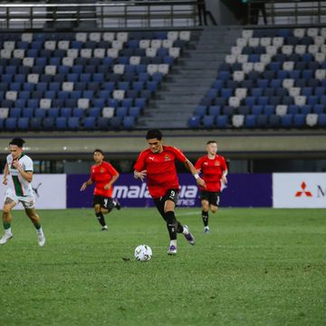 Aksi Ramadhan Sananta saat DPMM FC menjamu Kuching City di Stadion Nasional Hassanal Bolkiah, dalam laga le pertama babak 16 besar Piala FA Malaysia, Sabtu (16/8/2025).