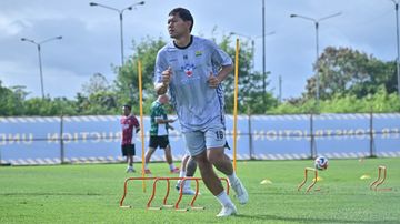 Gelandang Persib Bandung, Adam Alis.