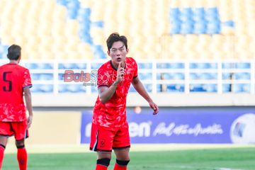 Park Seungho sedang melakukan selebrasi seusai mencetak gol dalam laga Grup J Kualifikasi Piala Asia U-23 2026 antara Timnas U-23 Korea Selatan versus Timnas U-23 Makau di Stadion Gelora Delta, Sidoarjo, Jawa Timur, Rabu (3/9/2025).