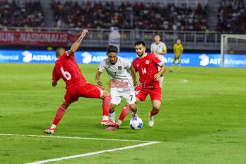 Aksi Marselino Ferdinan dalam laga FIFA Matchday antara Timnas Indonesia versus Timnas Lebanon di Stadion Gelora Bung Tomo, Surabaya, Jawa Timur, Senin (8/9/2025).