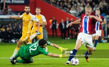 Penyerang Man City, Erling Haaland, berhasil mengukir quintrick, alias lima gol saat membantu Timnas Norwegia menang 11-1 atas Moldova pada Kualifikasi Piala Dunia 2026 zona Eropa.