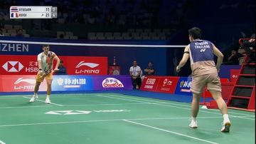 Kunlavut Vitidsarn vs Christo Popov di perempat final China Masters 2025.
