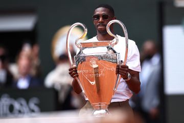 Winger PSG, Ousmane Dembele, mengawinkan trofi Ballon d'Or dengan Pemain Terbaik FIFA 2025, yang ikut dipilih sebagai kandidat utama oleh Lionel Messi.
