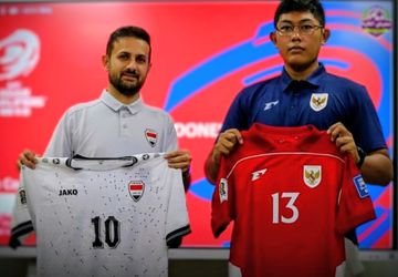 Timnas Indonesia bakal mengenakan jersey kandang (merah) saat melawan Irak.