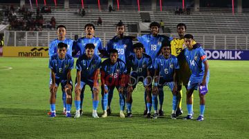 Skuad Timnas U-22 India (skuat Timnas U-22 India) sedang foto bersama jelang bertanding di Stadion Madya, Senayan, Jakarta, Jumat (10/10/2025).