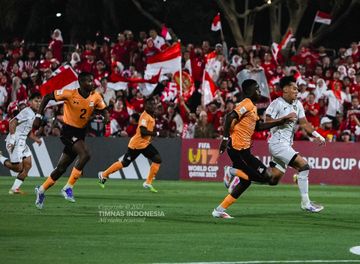 Suasana laga pembuka Grup H antara Timnas U-17 Indonesia vs Zambia di Lapangan 7 Aspire Zone, Qatar, Selasa (4/11/2025) malam WIB