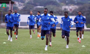 Timnas Suriname menjaga peluang lolos untuk pertama kalinya ke putaran final Piala Dunia 2026 melalui hasil partai terakhir di Kualifikasi Zona CONCACAF, Selasa (18/11/2025).