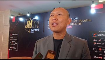 Aktor sekaligus komika, Oki Rengga, memberikan satu syarat untuk pelatih timnas Indonesia selanjutnya.